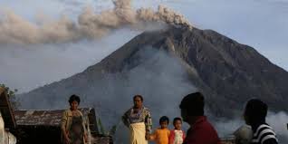  Pagelaran Pesta Mejuah-juah Ditengah Erupsi Gunung Sinabung 